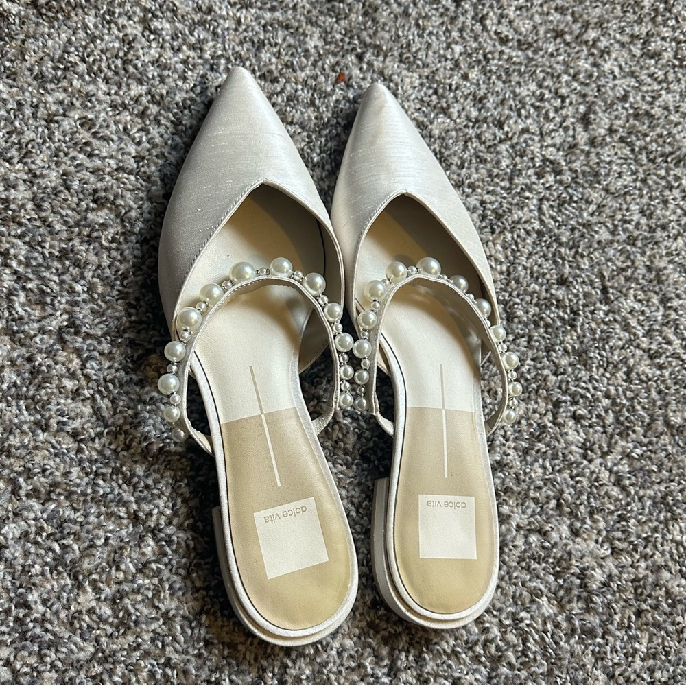 Kanika Pearl Flats Vanilla Pearls